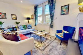 Funky 2 Bed (split level) Apartment in the Heart of Historic Rochester